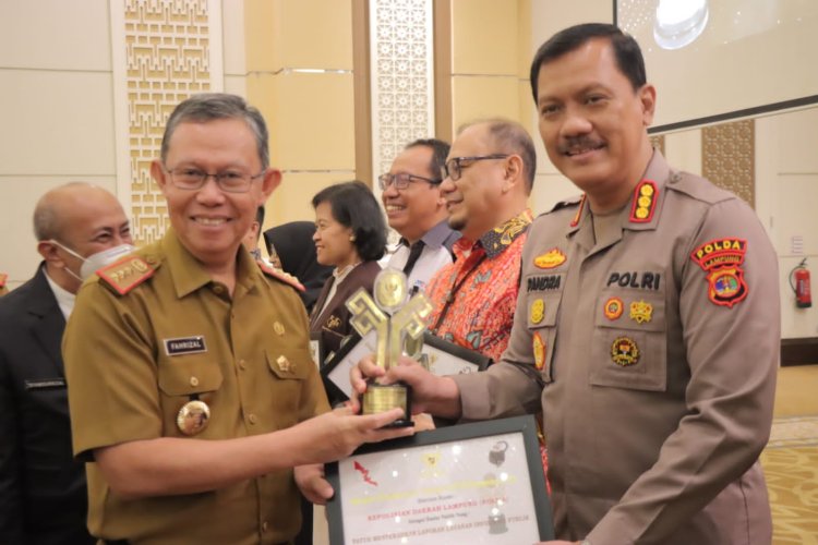 Polda Lampung Dapat Penghargaan Tentang Keterbukaan Informasi Publik