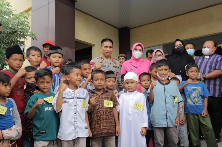 Jelang Perayaan  Natal 2022 dan Tahun Baru 2023, Polda Lampung Gelar Bakti Sosial dan Khitanan Massal