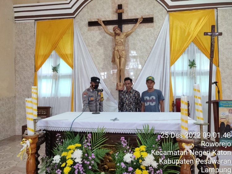 Polri dan TNI Amankan Perayaan Natal Gereja Sang Dewi Roworejo