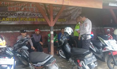 Unit Samapta Polsek Cibeureum Laksanakan Patroli Dialogis Ke Ojek Pangkalan