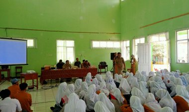 Cegah Kenakan Remaja, Polsek Cireunghas Laksanakan Pembinaan Kepada Pelajar SMA/SMK