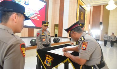 Kapolda Lampung Pimpin Sertijab 5 Pejabat Utama dan 5 Kapolres