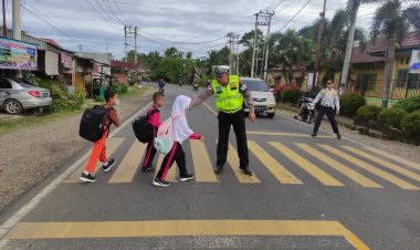 Sinergi Polri, Polres Benteng Gelar Pengaturan Lantas Bersama Dishub dan Pihak Sekolah