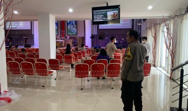 Kegiatan Rutin Polsek Sukalarang Laksanakan Pam Ibadah Gereja Mingguan