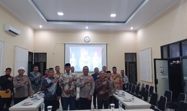 Kapolres Pesawaran Bersama Unsur Forkopimda Nobar Pagelaran Wayang "Pandowo Boyong" Via Siaran Langsung