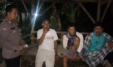 Bhabinkamtimas Desa Negri Sakti Ronda Bersama Warga