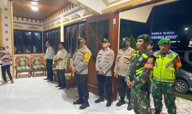 Kapolres Pesawaran Polda Lampung Pantau Pengamanan Gereja Malam Natal 2022