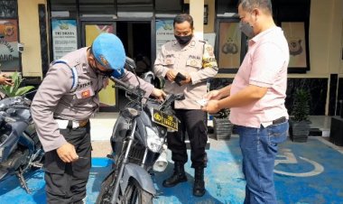 Kanit Provos Polsek Sukalarang Periksa Kendaraan Dinas