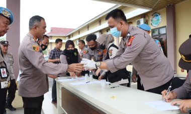 Gaktibplin Dadakan Bid Propam Polda Lampung, Kapolres Pesawaran Mengikuti Tes Urine