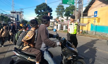 Unit Samapta Polsek Sukalarang Laksanakan Gatur Lalin pagi