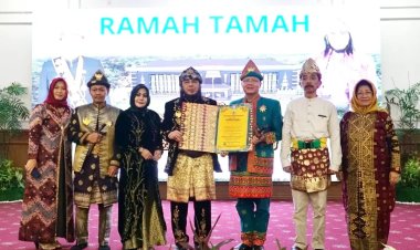 Gubernur Bengkulu Terima Gelar Pangeran 'Wira Mandala' dari Kesultanan Palembang
