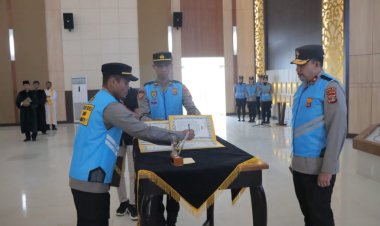 Wakapolda Lampung Pimpin Pembacaan Sumpah dan Penandatanganan Pakta Integritas Penerima Polri Untuk Sekolah Inspektur Polisi Sumber Sarjana (SIPSS) T.A 2023