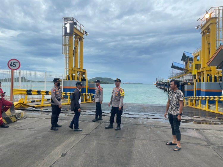 Polda Lampung Monitoring  Situasi Penyeberangan Pelabuhan Bakauheni