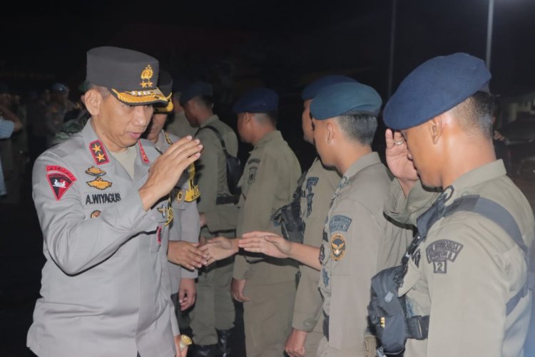 Penuh Haru, Kapolda Lampung Sambut Pasukan Satgas OPS Damai Cartenz