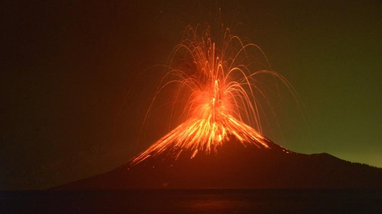 Letusan Gunung Anak Krakatau Kembali Terjadi