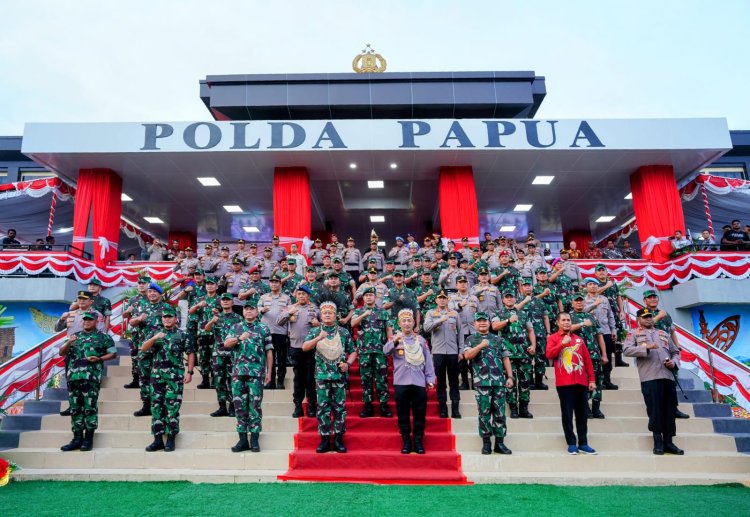 Bersama Panglima TNI dan Kepala Staf Resmikan Polda Papua Baru, Kapolri: Wujud Sinergitas Makin Kokoh
