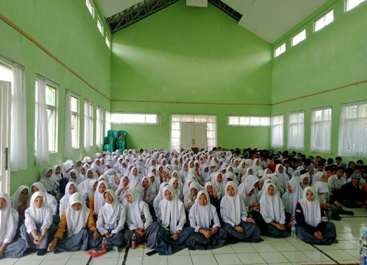 Cegah Kenakan Remaja, Polsek Cireunghas Laksanakan Pembinaan Kepada Pelajar SMA/SMK