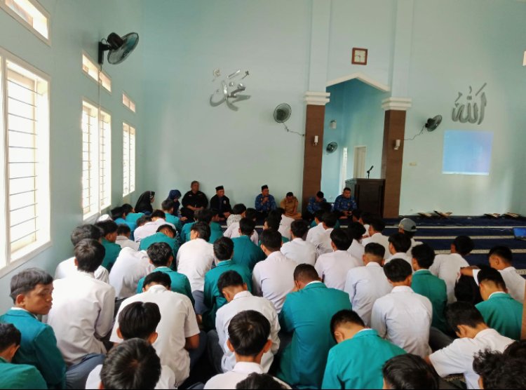Polsek Cireunghas Kembali Gelar Pembinaan Kepada Pelajar SMK Al Musthofa