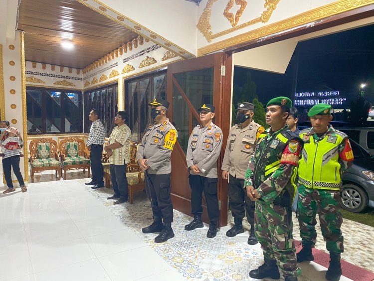 Kapolres Pesawaran Polda Lampung Pantau Pengamanan Gereja Malam Natal 2022