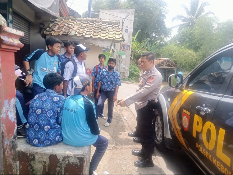 Patroli Siang, Unit Samapta Polres Sukabumi Kota Antisipasi Tawuran Pelajar Saat Bubaran Sekolah