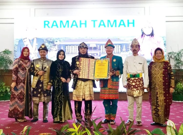 Gubernur Bengkulu Terima Gelar Pangeran 'Wira Mandala' dari Kesultanan Palembang