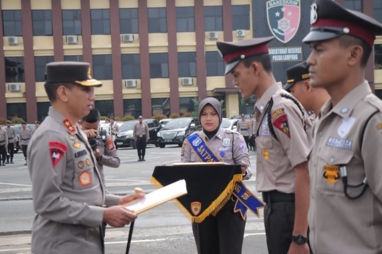 HUT Satpam Ke-42, Kapolda Lampung Pimpin Upacara dan Beri Penghargaan Pada Satpam Berprestasi