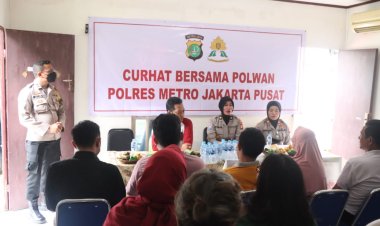 Polwan Polres Metro Jakarta Pusat Giat Jumat Curhat Terima Curhatan Warga Cempaka Putih