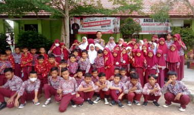 Bhabinkamtibmas Polsek Natar, Lampung Selatan AIPDA Theoda Sambang dan Binluh Sekolah SDN 2 Desa Candimas
