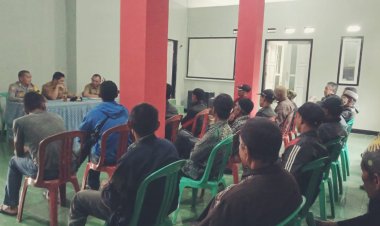 Bhabinkamtibmas Desa Cireunghas Laksanakan Silaturahmi Dengan Anggota Linmas