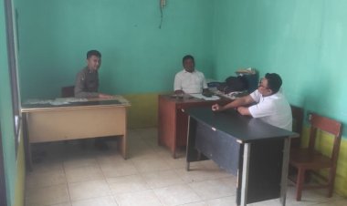 Bhabinkamtibmas Sambang Desa Cimangkok, Beri Himbauan Pada Perangkat Desa