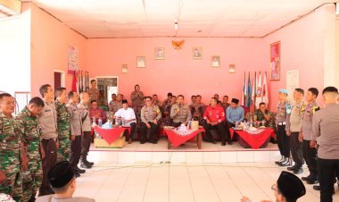 Jumat Curhat, Wakapolda Lampung Brigjen Dr. Pol Umar Effendi Sambangi Masyarakat di Merbau Mataram