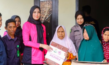 Pengurus Kemala Bhayangkari Kunjungi Penderita Radang Selaput Otak Warga Sukaraja Rajabasa