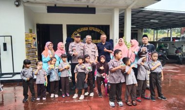 Polsek Cibeureum Polres Sukabumi Kota Terima Kunjungan Edukasi Siswa/i Paud