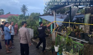 Piket Siaga Polresta Bengkulu,  Gerak Cepat Amankan TKP Kebakaran Rumah