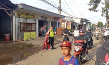 Unit Samapta Polsek Cireunghas Laksanakan Gatur Lalin