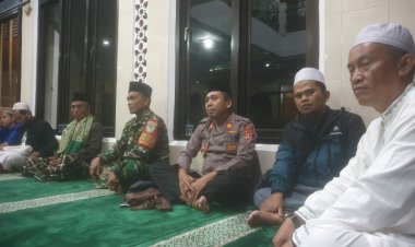 Sinergitas TNI-POLRI, Kapolsek Cibeureum Bersama Koramil Baros Hadiri Pengajian Rutin