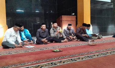 Tingkatkan Keimanan, Personel Polsek Sukalarang  Ikut Pengajian Rutin