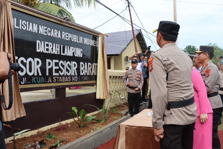Kapolda Lampung Irjen Pol Dr. Akhmad Wiyagus Resmikan Mapolres Pesisir Barat