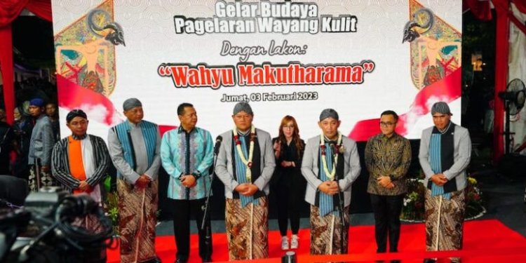 Kapolri–Panglima TNI Lestarikan Budaya dengan Gelar Pagelaran Wayang Kulit