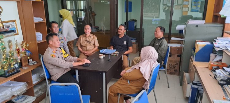 Kapolsek Cikole Pererat Silaturahmi Dengan Laksanakan Sambang Ke Kantor Kelurahan