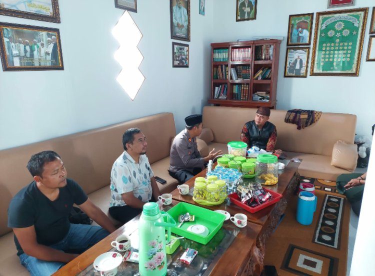 Kapolsek Cibeureum Polres Sukabumi Kota, Laksanakan Silaturahmi Dengan Warga Melalui Jum'at Curhat