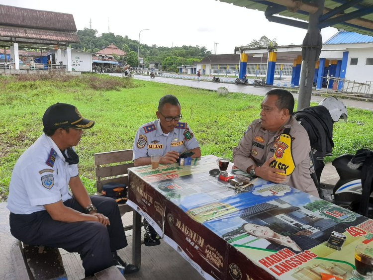 Kapolsek Baros Koordinasi dengan kepala terminal Type C Kota Sukabumi