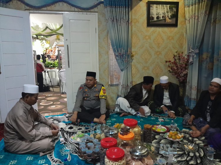 Eratkan Silaturahmi, Kapolsek Sukalarang Hadiri Pengajian di Desa Titisan