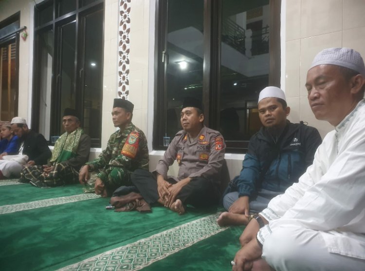 Sinergitas TNI-POLRI, Kapolsek Cibeureum Bersama Koramil Baros Hadiri Pengajian Rutin