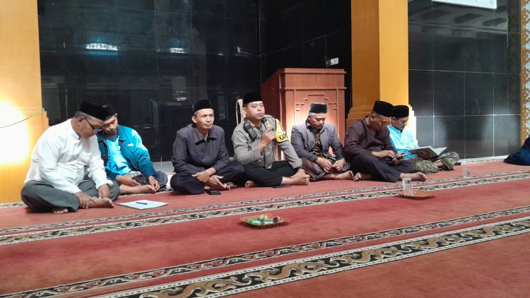 Tingkatkan Keimanan, Personel Polsek Sukalarang  Ikut Pengajian Rutin