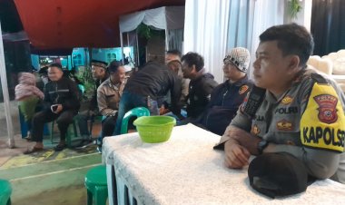 Kapolsek Sukalarang Hadiri Acara Syukuran Salah Satu Tokoh Masyarakat