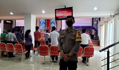Pam Gereja Minggu Jadi Rutinitas Bhabinkamtibmas Polsek Sukalarang
