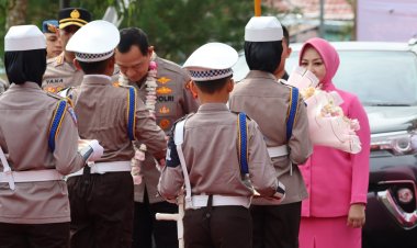 Kunjungan Kerja di Polres Kepahiang, Kapolda Bengkulu Disambut Polcil dan Tarian Adat
