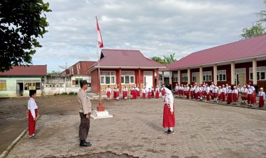 Keren, Bhabinkamtibmas  Polsek Kabawetan Jadi Pembina Upacara Di Sekolah