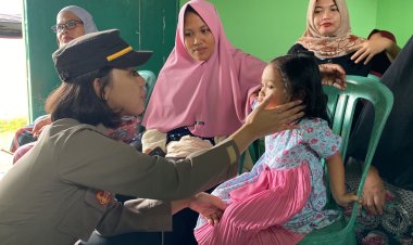 Dipimpin Dokter Cantik, Sidokkes Polres Lampung Selatan Gelar Healing Korban Puting Beliung di Sukapura Sragi